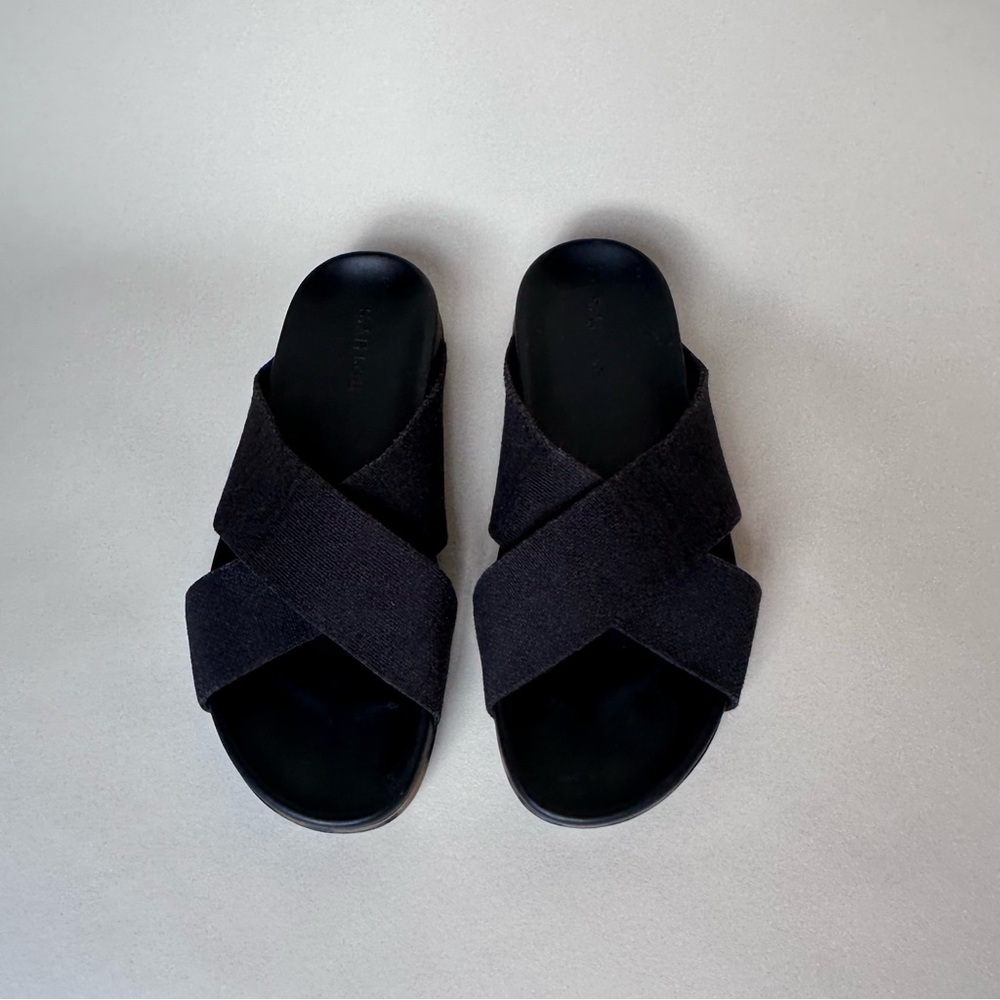 Rothy's Black the Weekend Slide Sandals in Size 10 with Tortoise Shell Sole - Picture 7 of 16